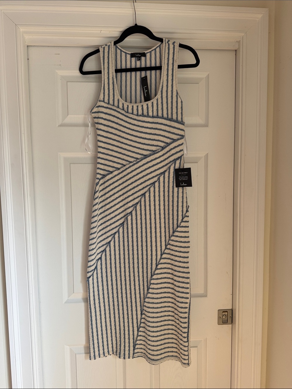 Brand New Lulus Constantly Trendy Blue Striped Crinkle Bodycon Midi Dress size M